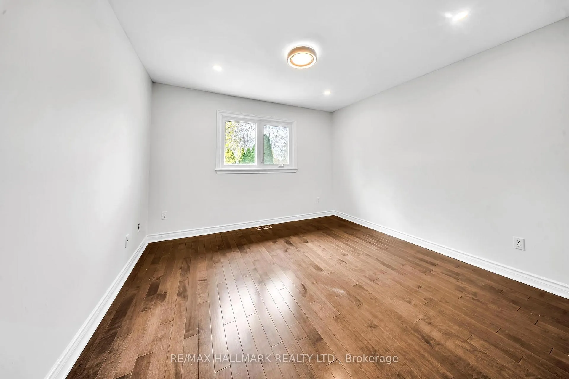 Photo 22 of 29 Petch Crescent, Aurora, Aurora Highlands — HOMEH