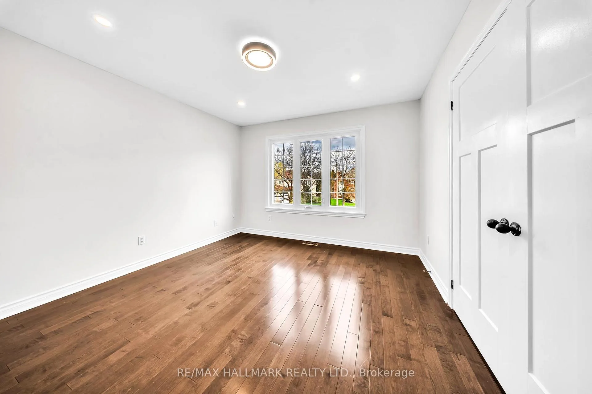 Photo 25 of 29 Petch Crescent, Aurora, Aurora Highlands — HOMEH