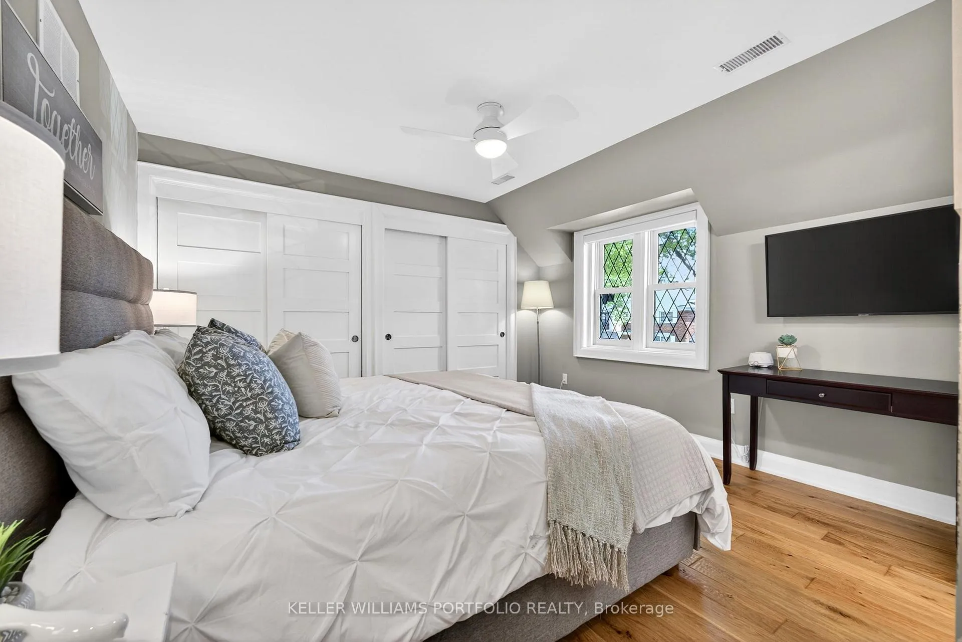Photo 23 of 12 Glenaden Avenue E, Etobicoke, Stonegate-Queensway — HOMEH