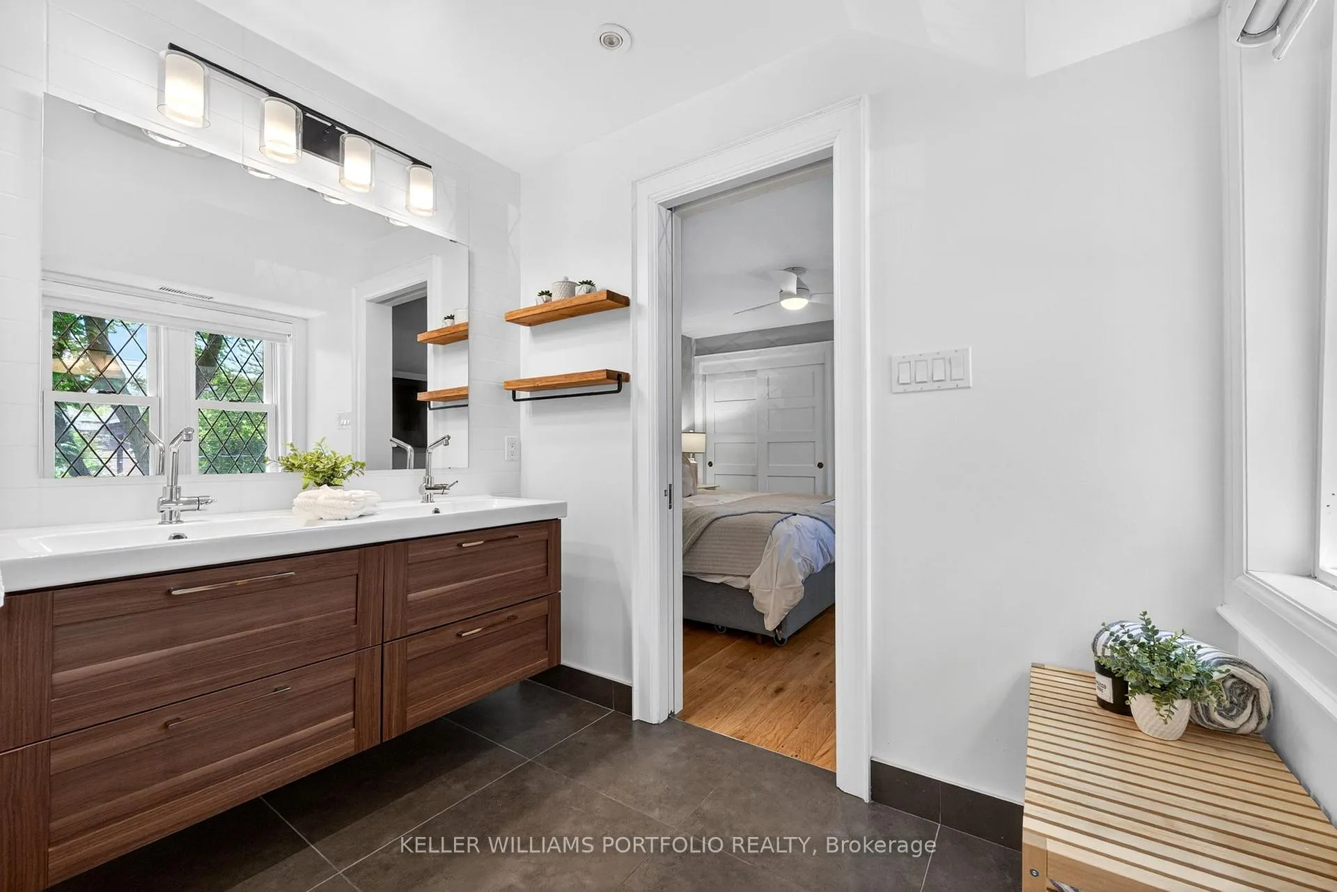Photo 25 of 12 Glenaden Avenue E, Etobicoke, Stonegate-Queensway — HOMEH