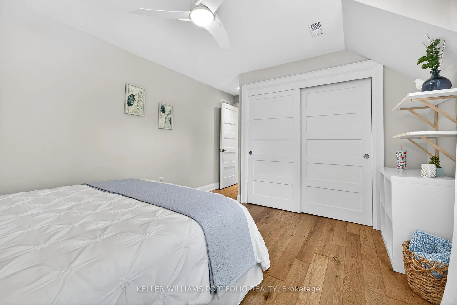 Photo 27 of 12 Glenaden Avenue E, Etobicoke, Stonegate-Queensway — HOMEH
