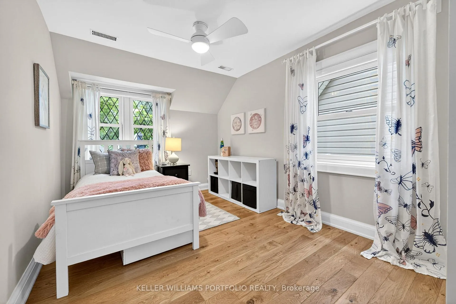 Photo 28 of 12 Glenaden Avenue E, Etobicoke, Stonegate-Queensway — HOMEH