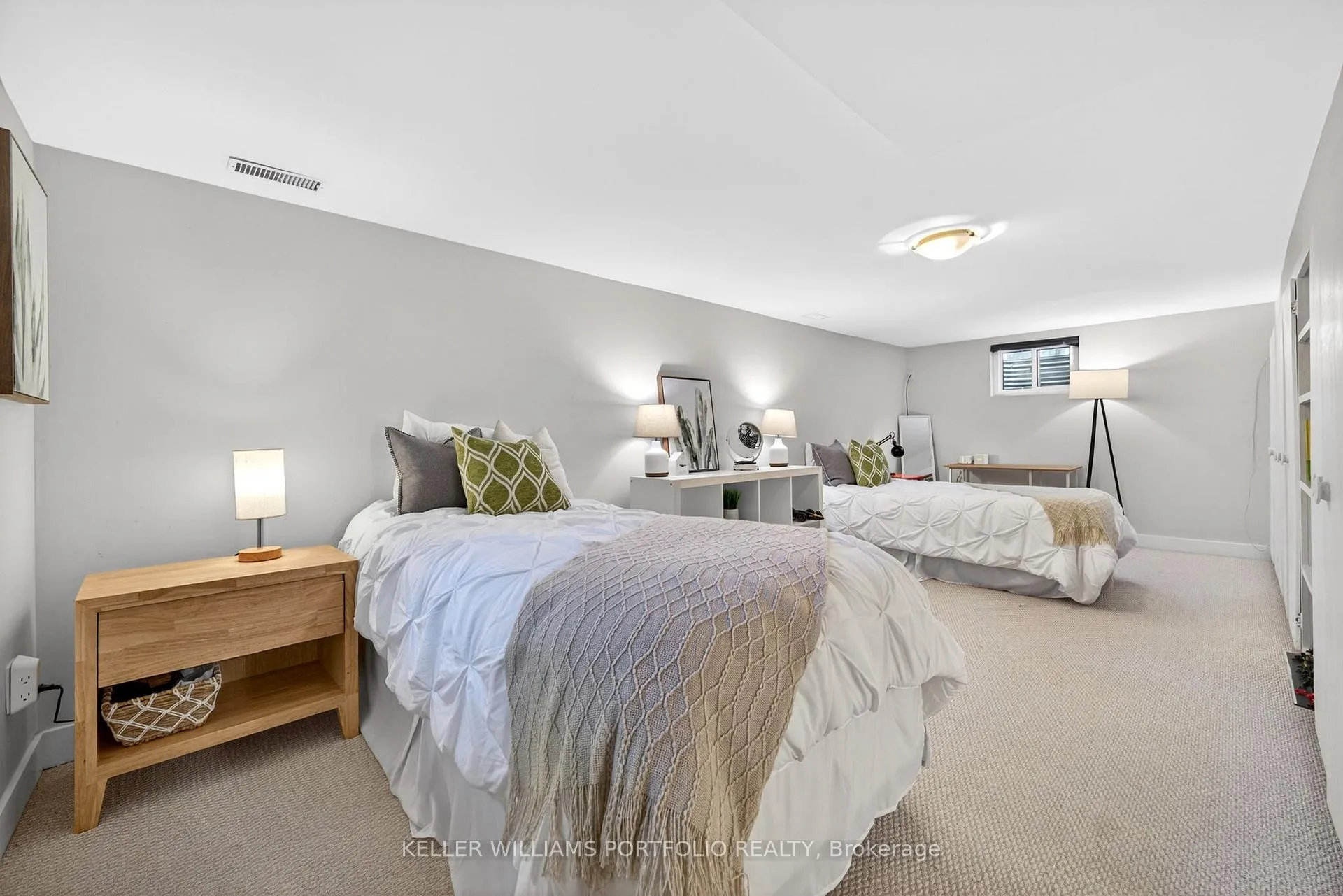 Photo 33 of 12 Glenaden Avenue E, Etobicoke, Stonegate-Queensway — HOMEH