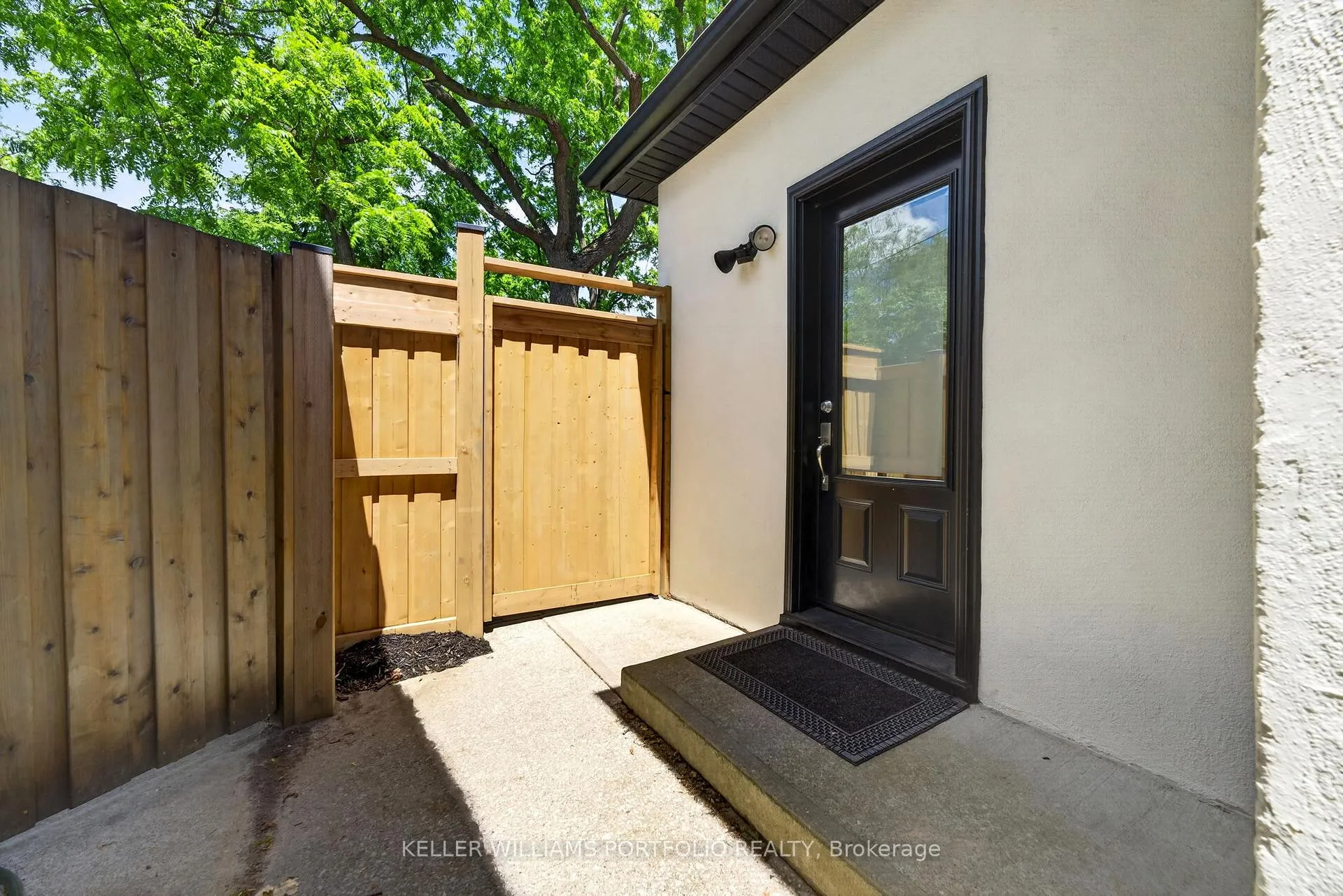 Photo 46 of 12 Glenaden Avenue E, Etobicoke, Stonegate-Queensway — HOMEH