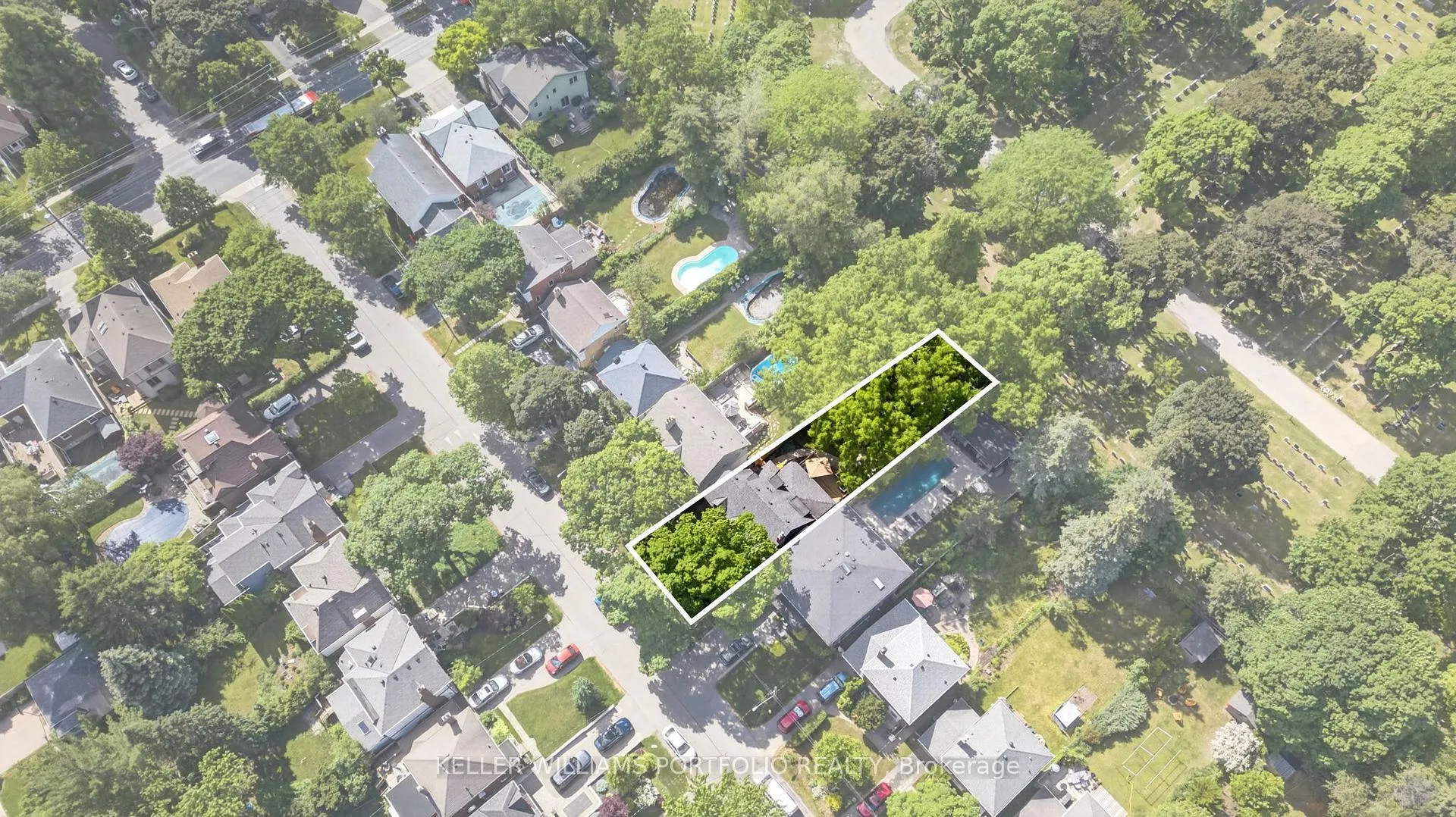 Photo 48 of 12 Glenaden Avenue E, Etobicoke, Stonegate-Queensway — HOMEH