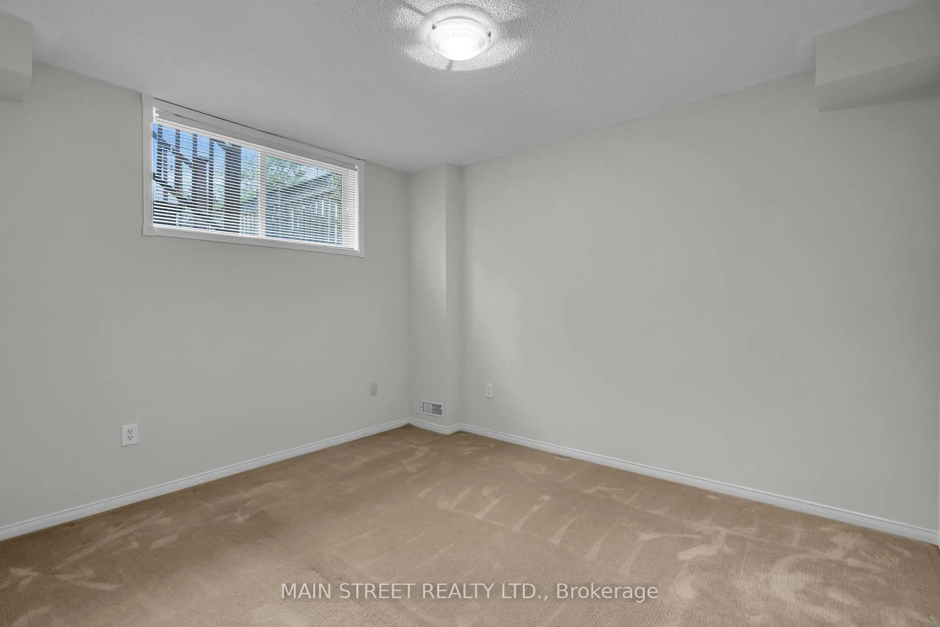 Photo 18 of 137 Clearmeadow Boulevard, Newmarket, Summerhill Estates — HOMEH