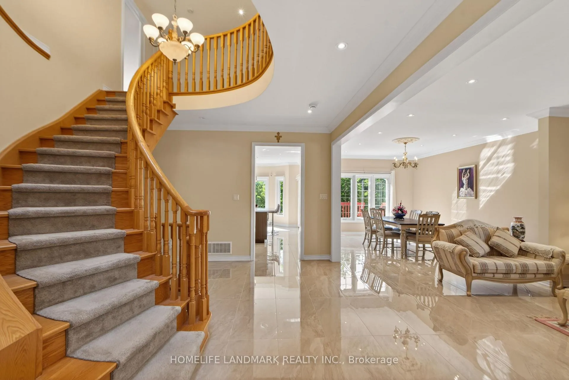 Photo 3 of 138 Tea Rose Street, Markham, Cachet — HOMEH