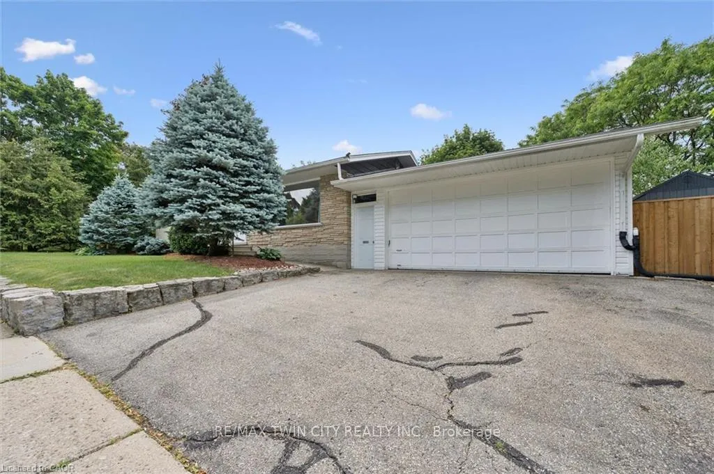Photo 4 of 221 Willowdale Avenue, Waterloo — HOMEH
