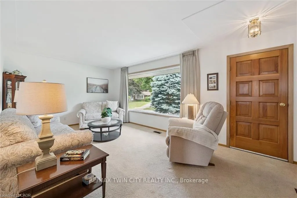 Photo 7 of 221 Willowdale Avenue, Waterloo — HOMEH