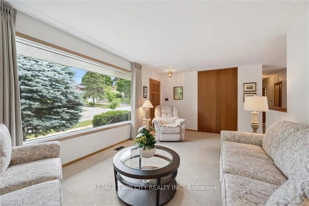 Photo 8 of 221 Willowdale Avenue, Waterloo — HOMEH