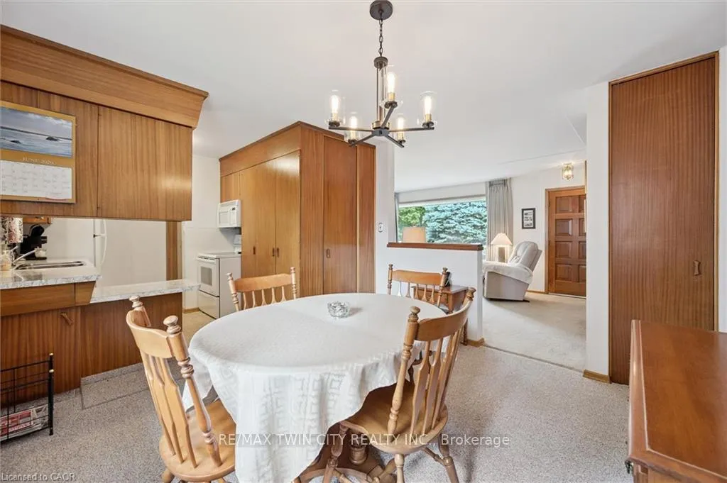 Photo 14 of 221 Willowdale Avenue, Waterloo — HOMEH