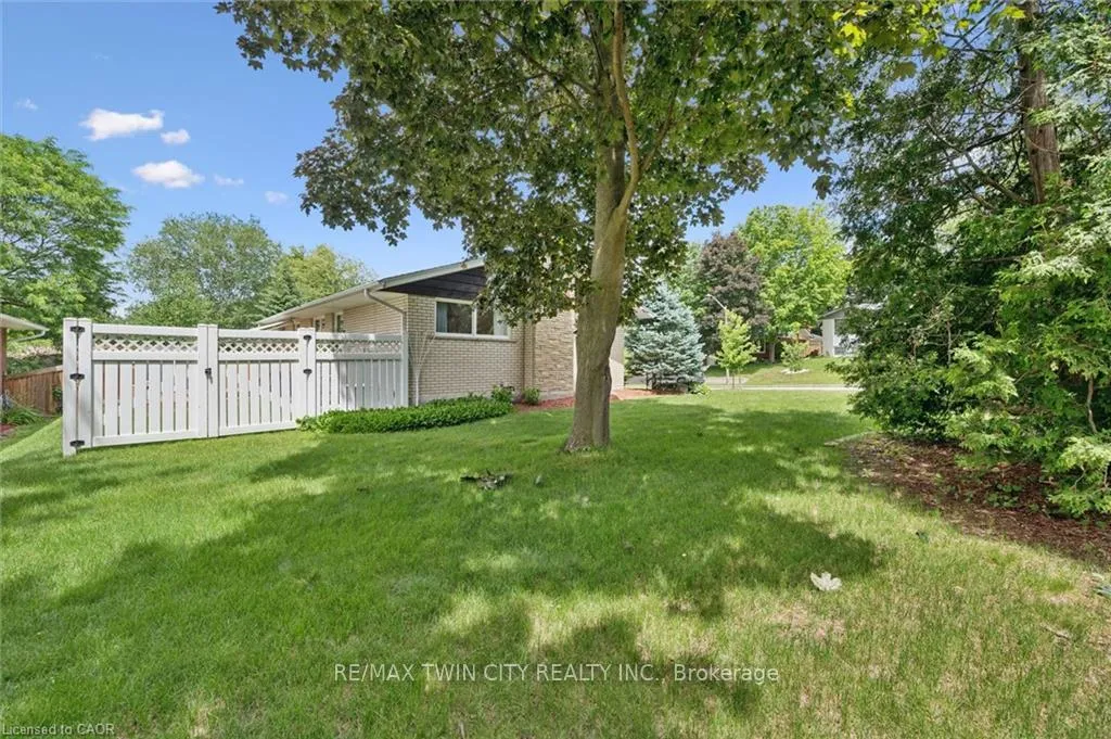 Photo 23 of 221 Willowdale Avenue, Waterloo — HOMEH