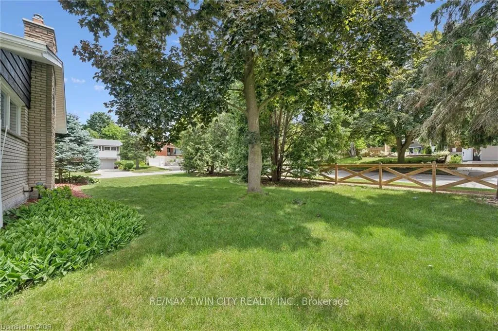 Photo 24 of 221 Willowdale Avenue, Waterloo — HOMEH