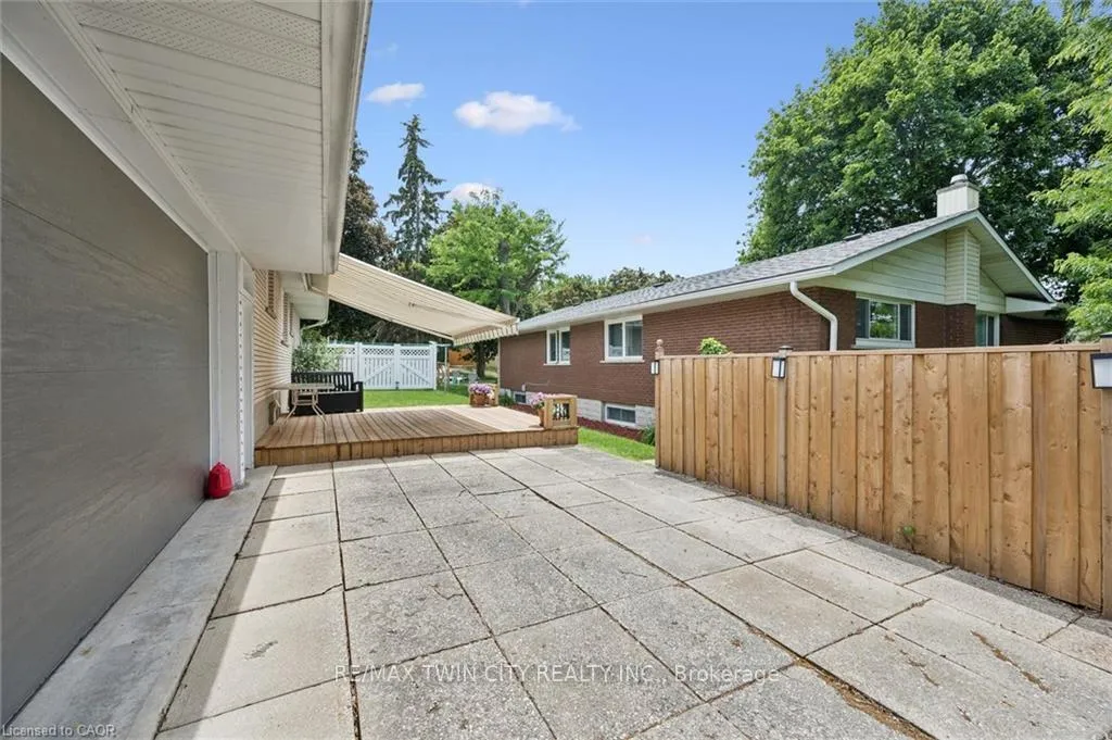 Photo 25 of 221 Willowdale Avenue, Waterloo — HOMEH