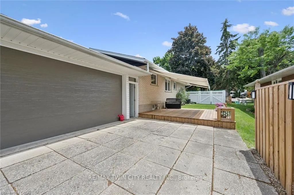 Photo 26 of 221 Willowdale Avenue, Waterloo — HOMEH