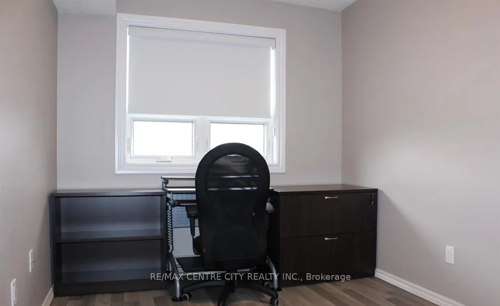 Photo 10 of Unit 309, 1 Jacksway Crescent, London, North G — HOMEH