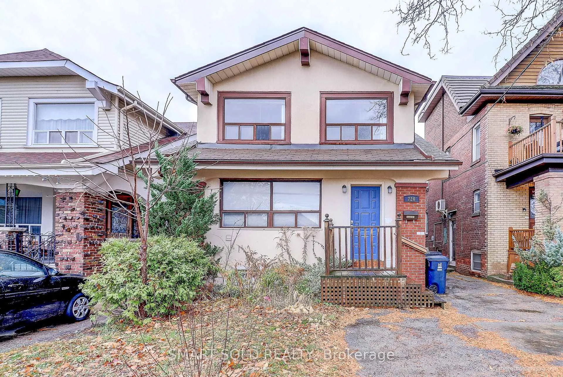 Front of Unit Lower B, 720 Coxwell Avenue