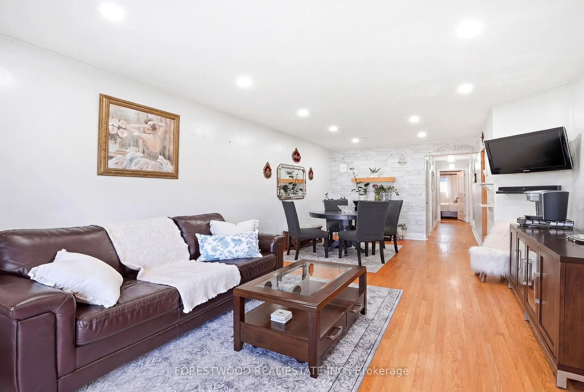 Photo 7 of 3243 Gwendale Crescent, Mississauga, Mississauga Valleys — HOMEH