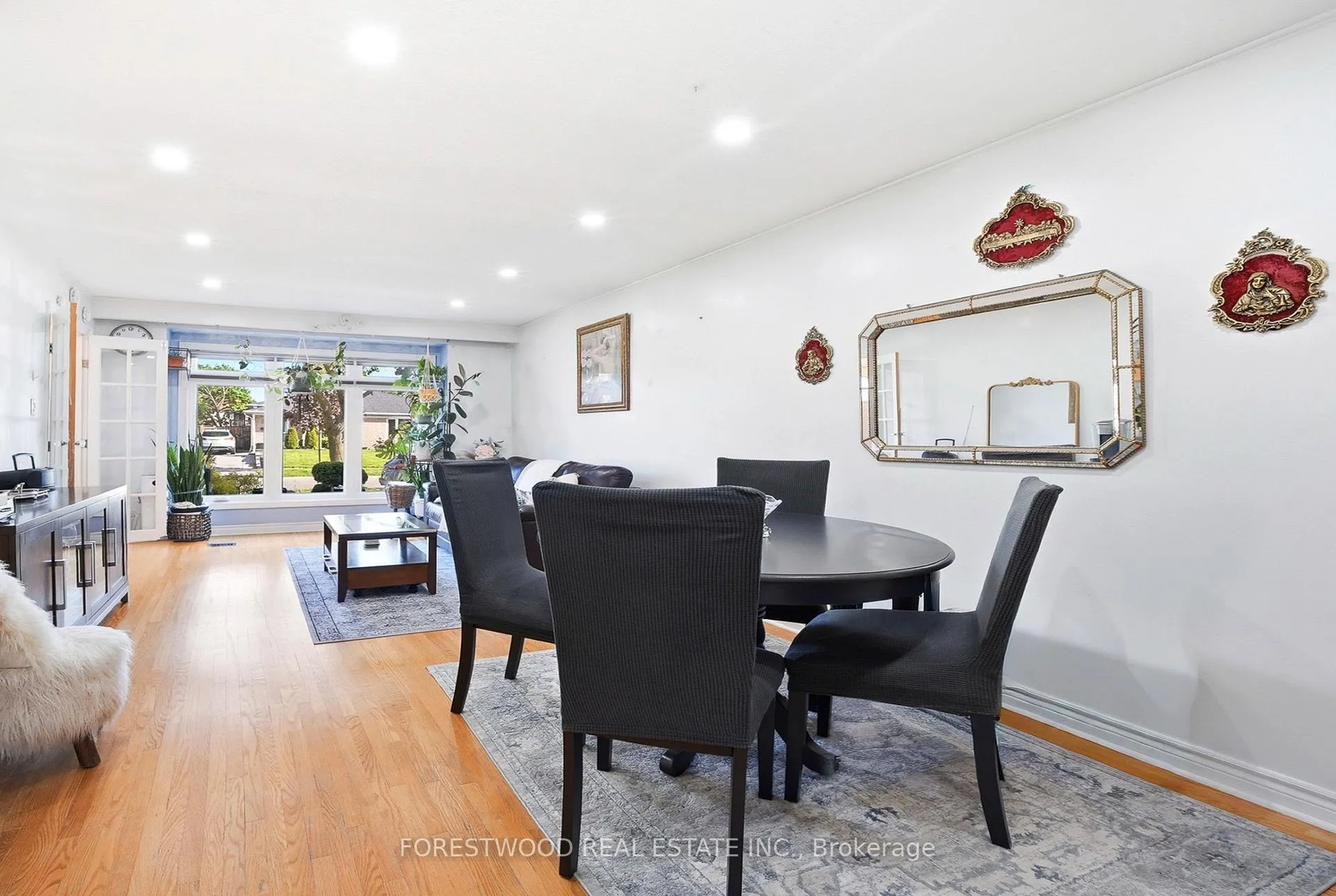 Photo 8 of 3243 Gwendale Crescent, Mississauga, Mississauga Valleys — HOMEH