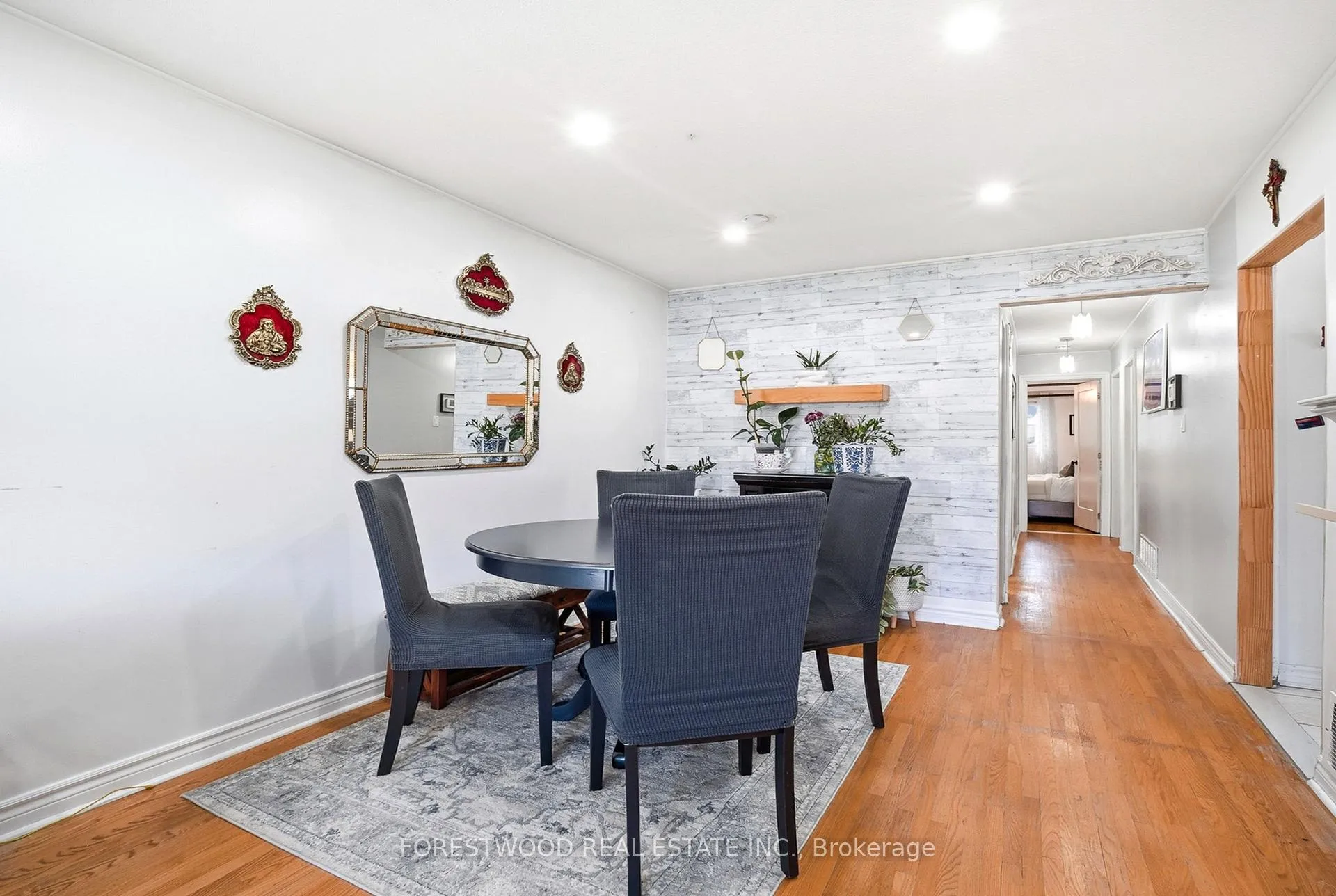 Photo 9 of 3243 Gwendale Crescent, Mississauga, Mississauga Valleys — HOMEH