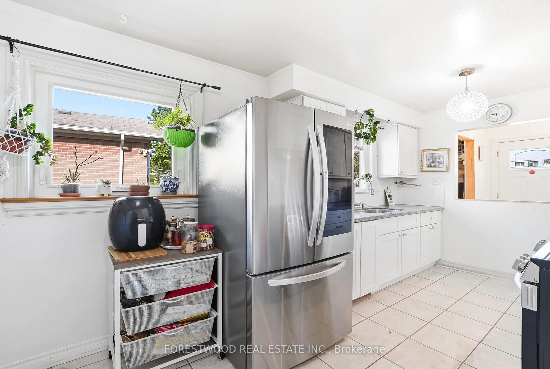 Photo 12 of 3243 Gwendale Crescent, Mississauga, Mississauga Valleys — HOMEH