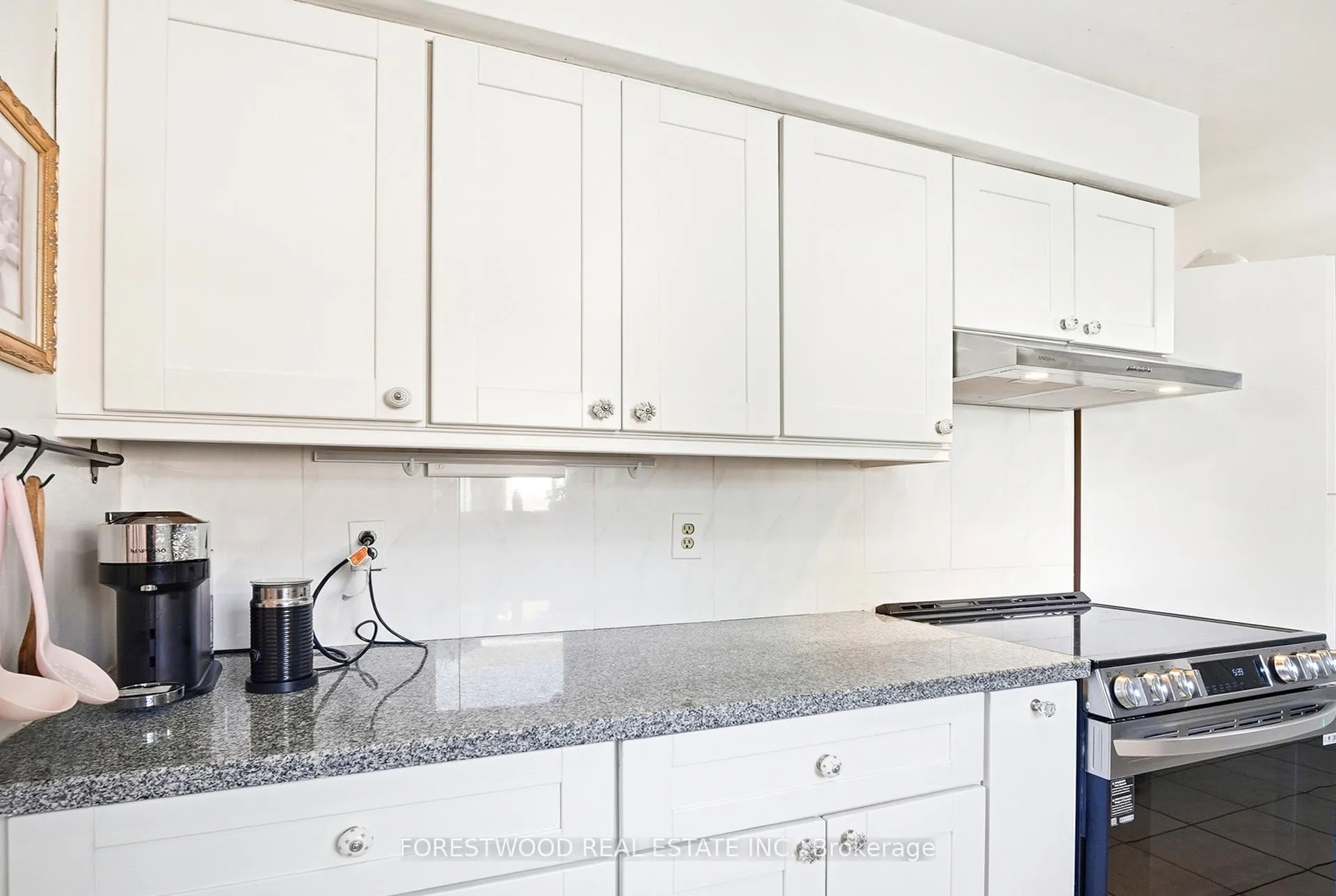 Photo 14 of 3243 Gwendale Crescent, Mississauga, Mississauga Valleys — HOMEH