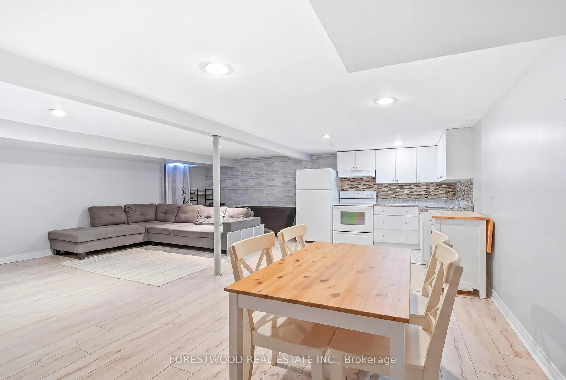 Photo 22 of 3243 Gwendale Crescent, Mississauga, Mississauga Valleys — HOMEH