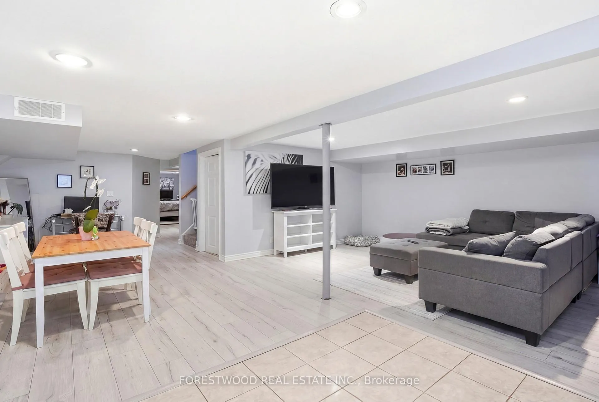 Photo 26 of 3243 Gwendale Crescent, Mississauga, Mississauga Valleys — HOMEH