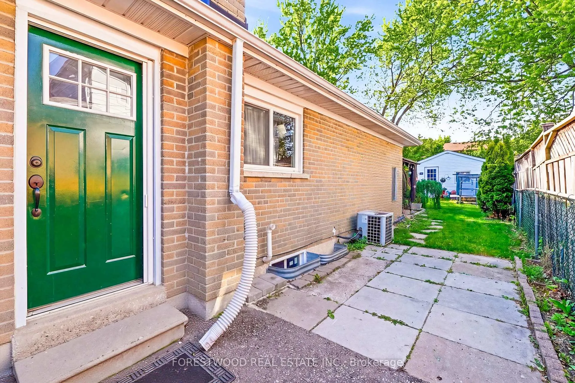 Photo 32 of 3243 Gwendale Crescent, Mississauga, Mississauga Valleys — HOMEH