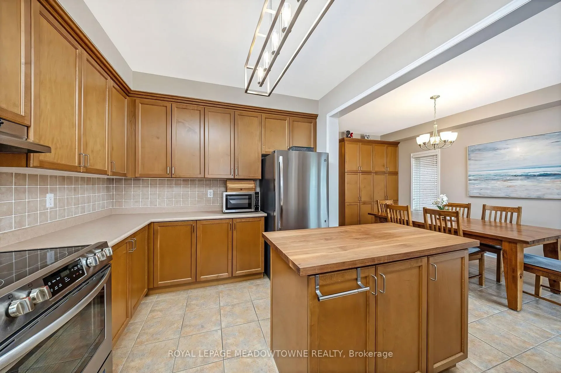 Photo 14 of 34 Meadowlark Drive, Halton Hills, Georgetown — HOMEH