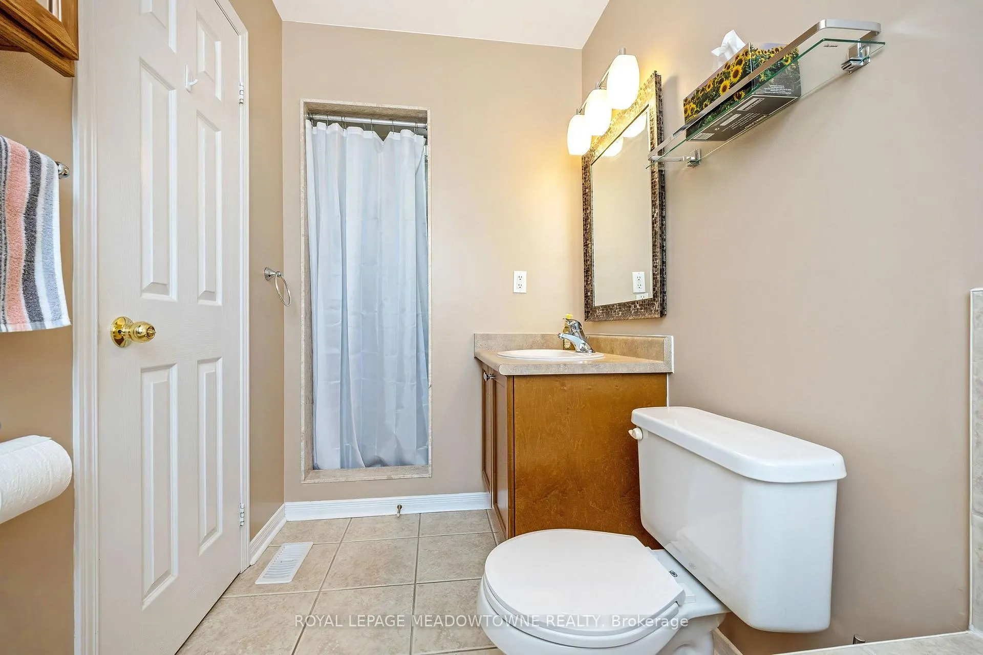 Photo 24 of 34 Meadowlark Drive, Halton Hills, Georgetown — HOMEH