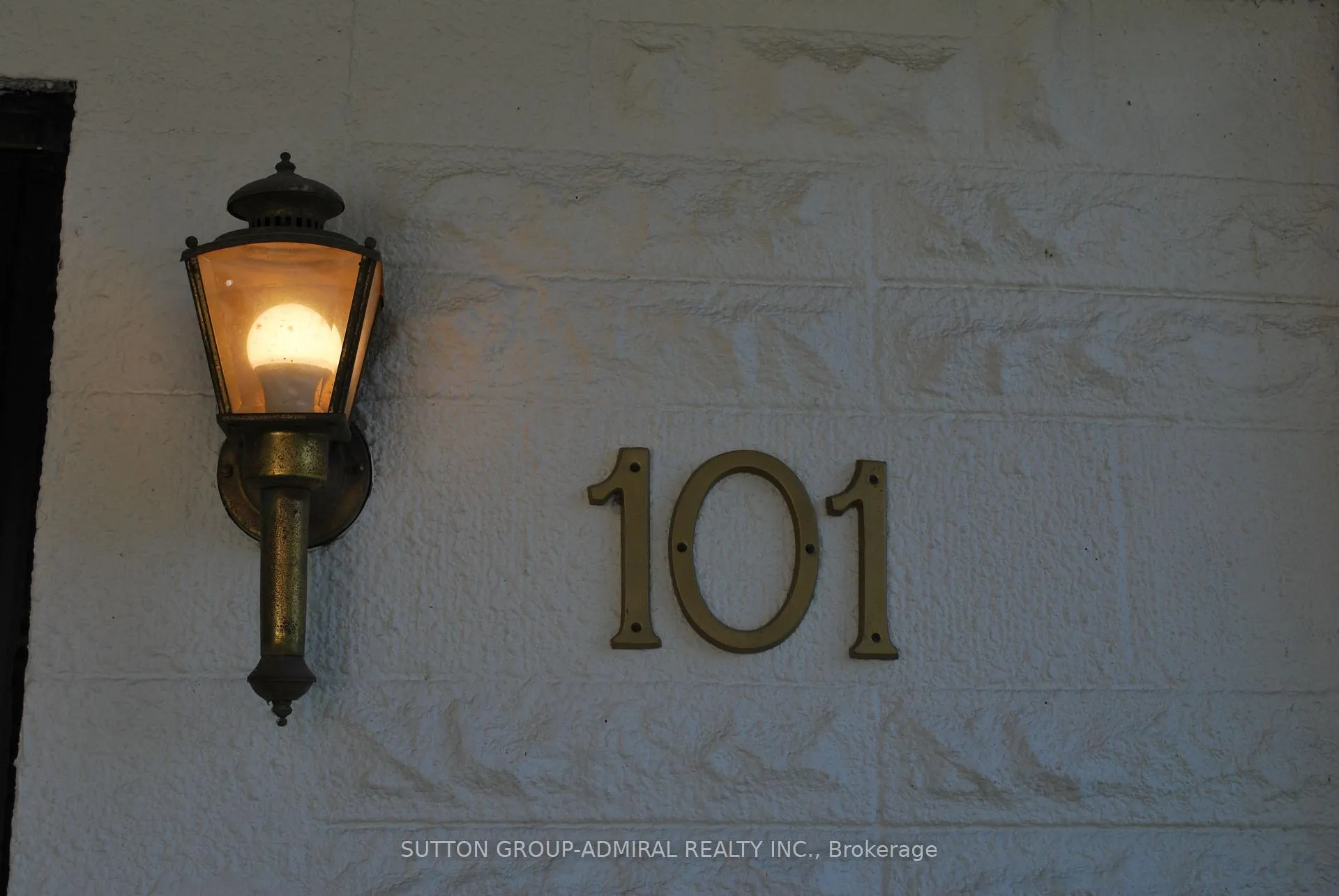 Photo 3 of 101 Laughton Avenue, Toronto, Weston-Pellam Park — HOMEH
