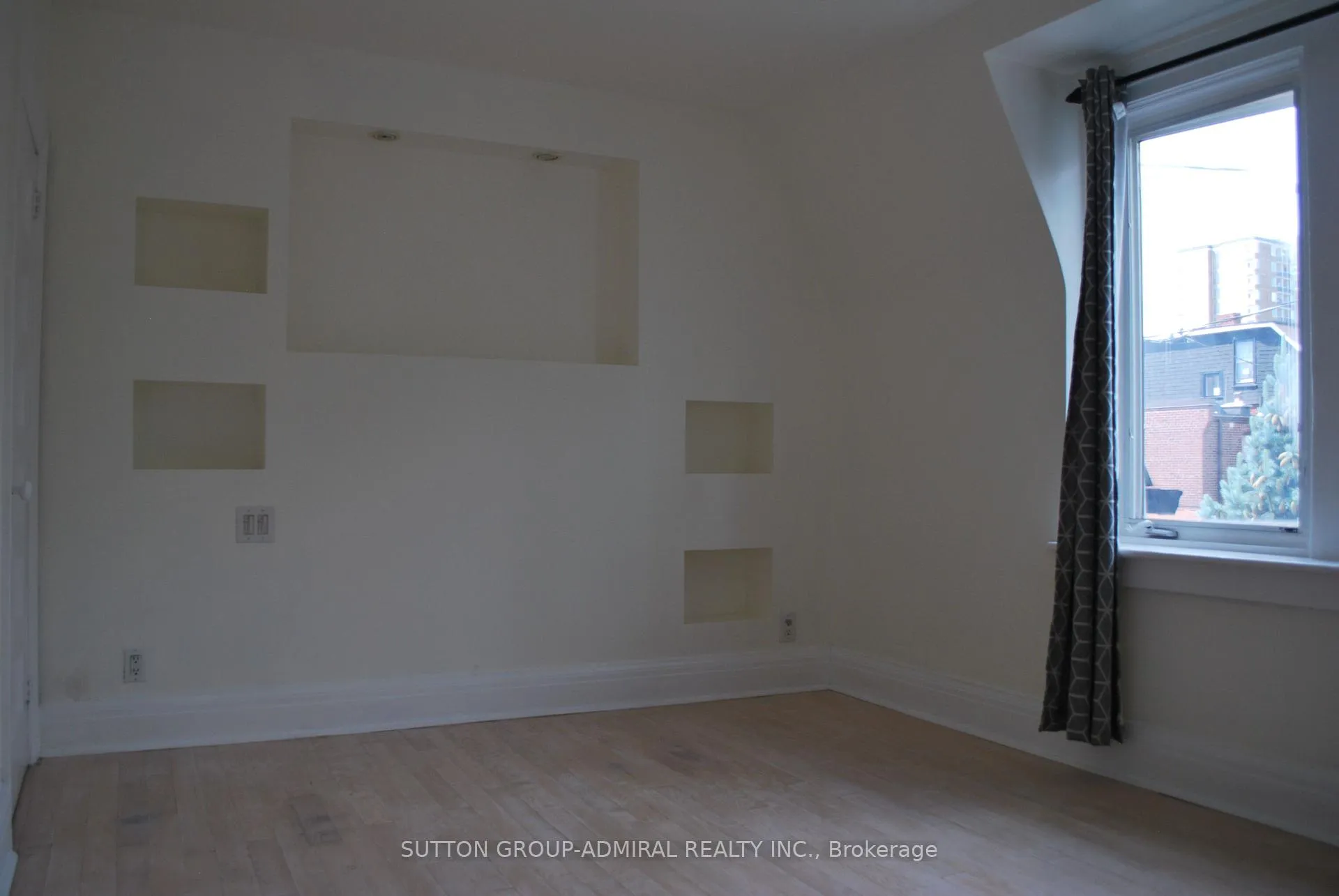 Photo 23 of 101 Laughton Avenue, Toronto, Weston-Pellam Park — HOMEH