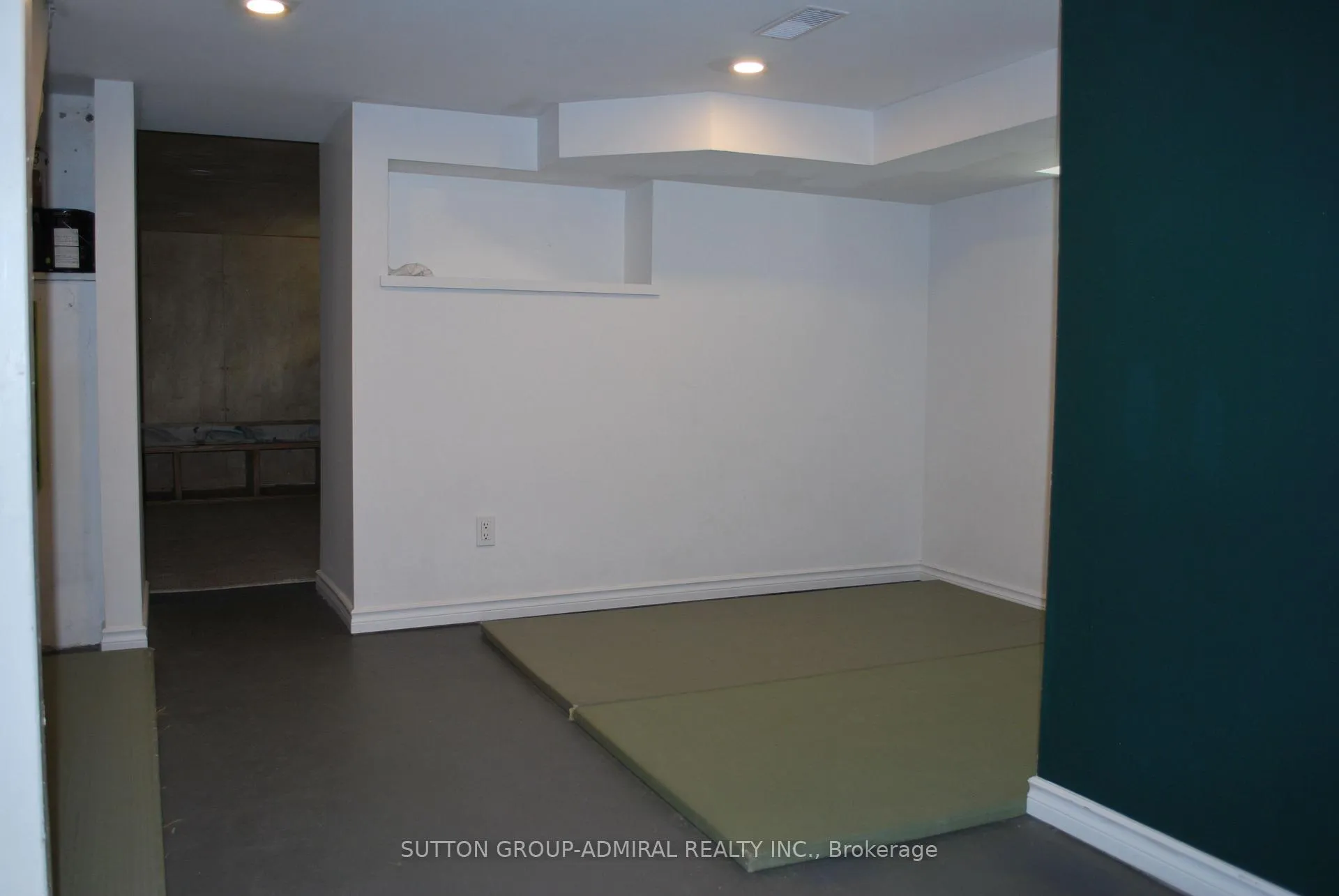 Photo 34 of 101 Laughton Avenue, Toronto, Weston-Pellam Park — HOMEH