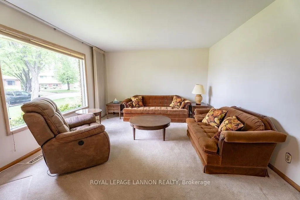 Photo 4 of 436 Amethyst Crescent, Thunder Bay, Northwood Park — HOMEH