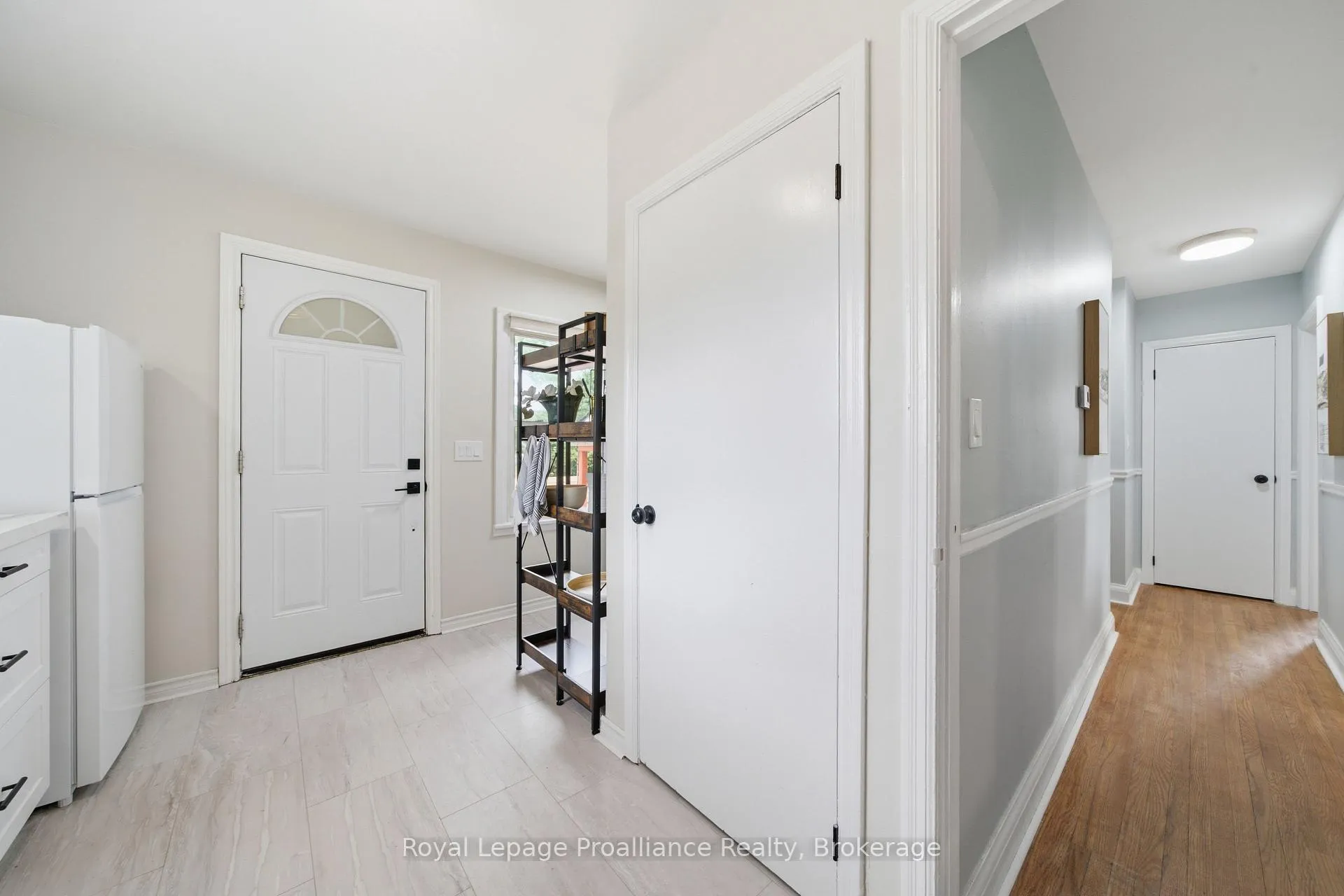 Photo 10 of 41 Tracey Street, Belleville, Belleville Ward — HOMEH