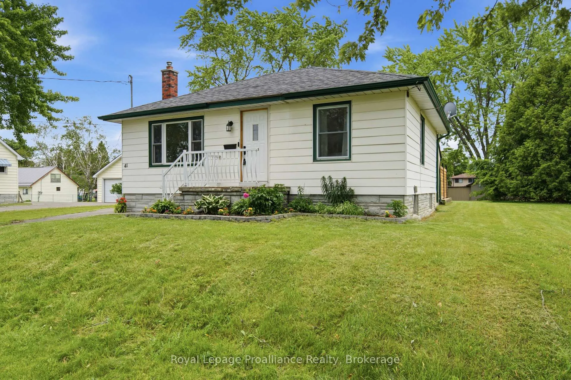 Photo 40 of 41 Tracey Street, Belleville, Belleville Ward — HOMEH