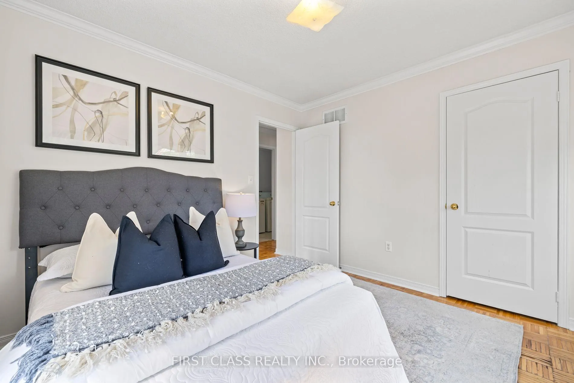 Photo 21 of 3181 Bentley Drive W, Mississauga, Churchill Meadows — HOMEH
