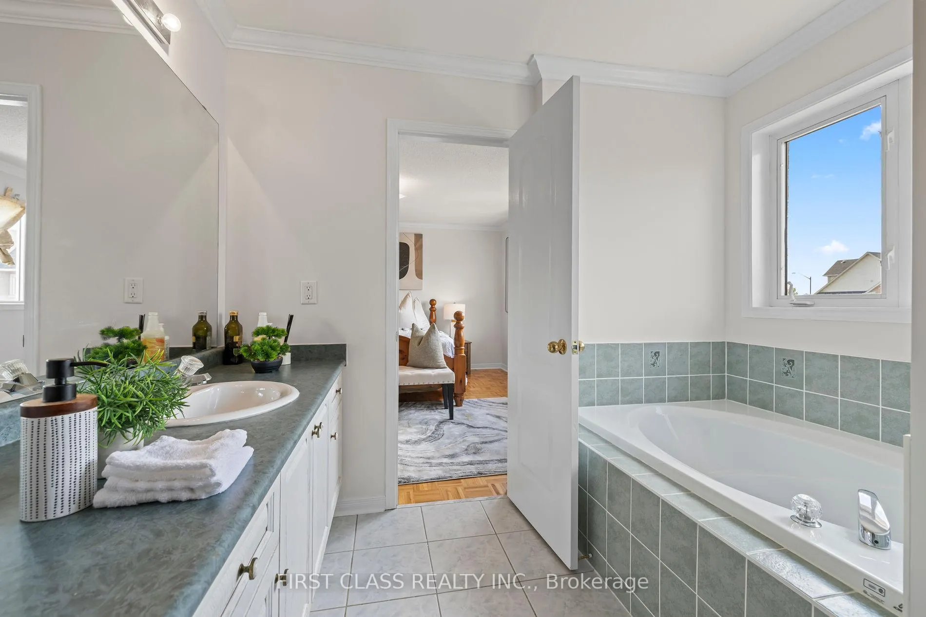 Photo 34 of 3181 Bentley Drive W, Mississauga, Churchill Meadows — HOMEH