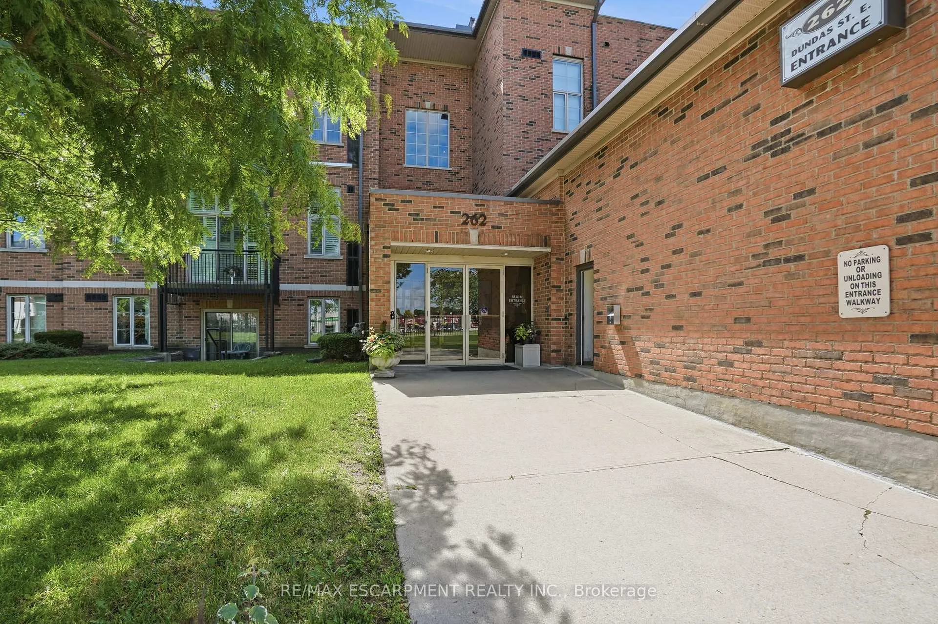 Photo 2 of Unit 219, 262 Dundas Street E, Hamilton, Waterdown — HOMEH