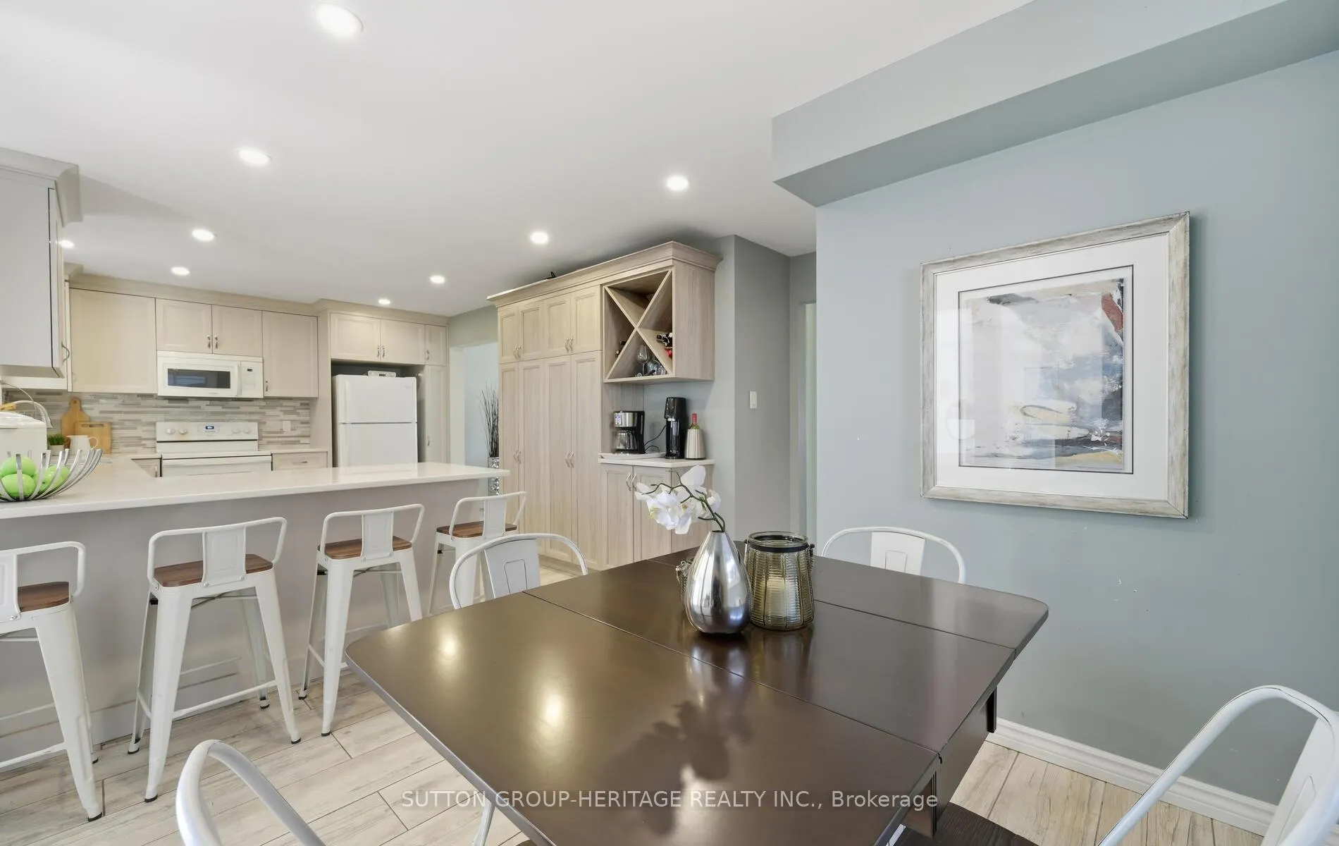 Photo 10 of 29 Glenmount Court, Whitby, Lynde Creek — HOMEH