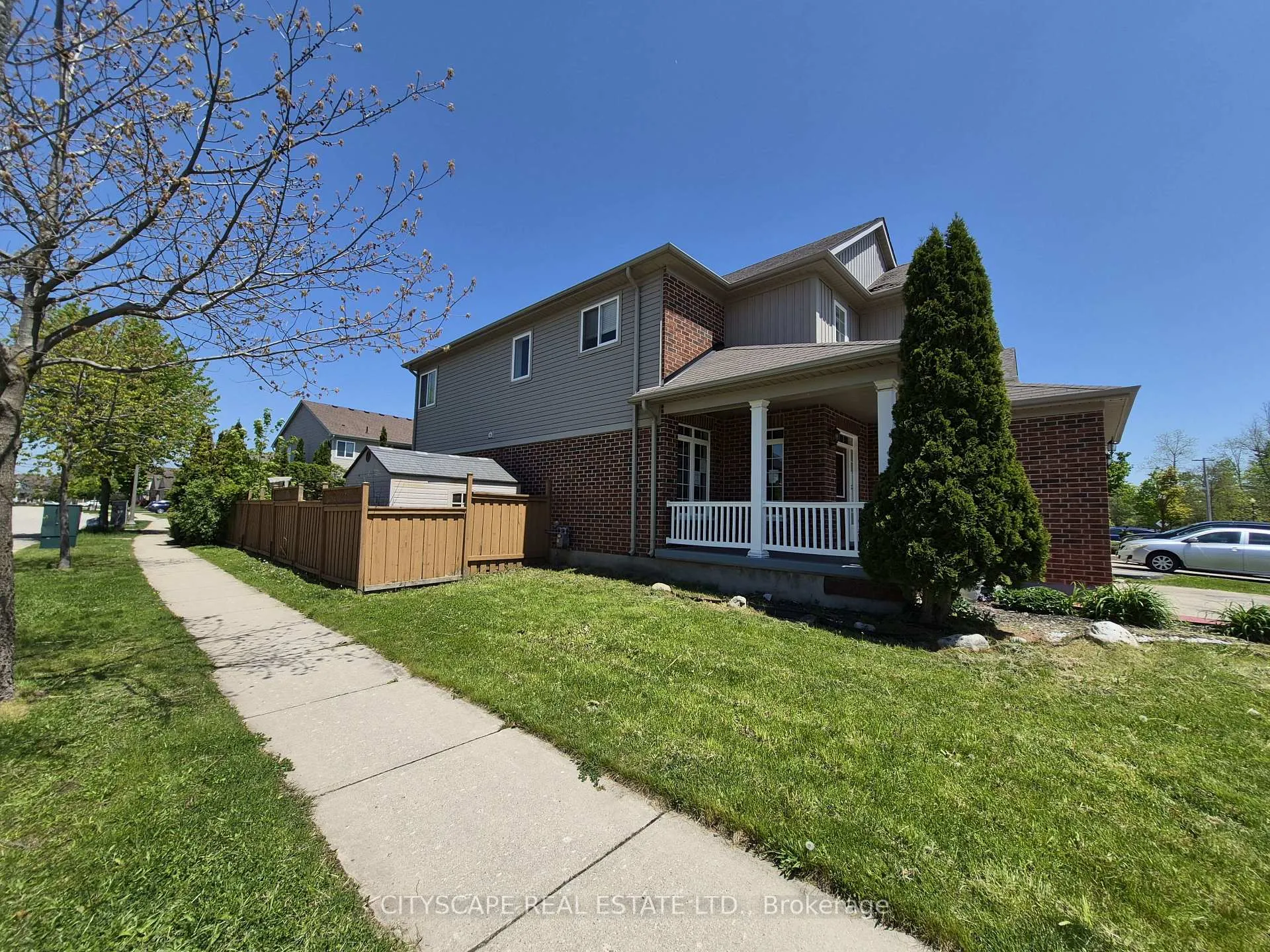 Photo 4 of 211 Sims Estate Drive, Kitchener, Grand River South — HOMEH