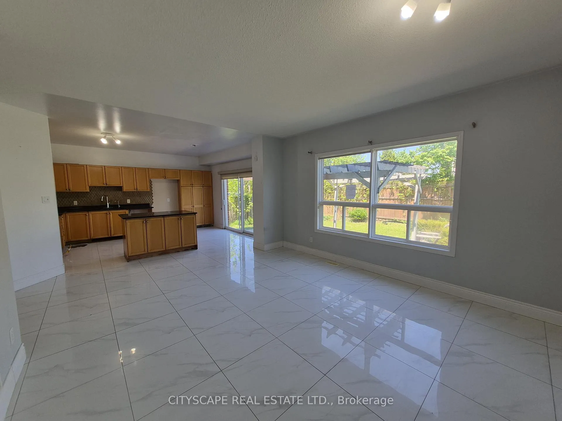 Photo 13 of 211 Sims Estate Drive, Kitchener, Grand River South — HOMEH