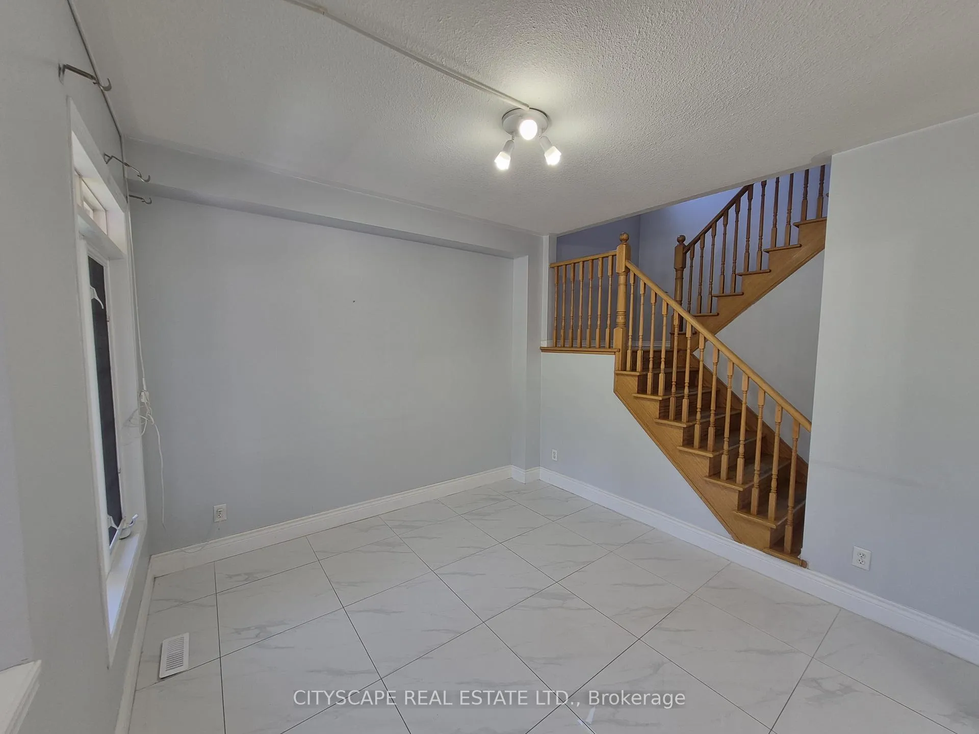 Photo 17 of 211 Sims Estate Drive, Kitchener, Grand River South — HOMEH