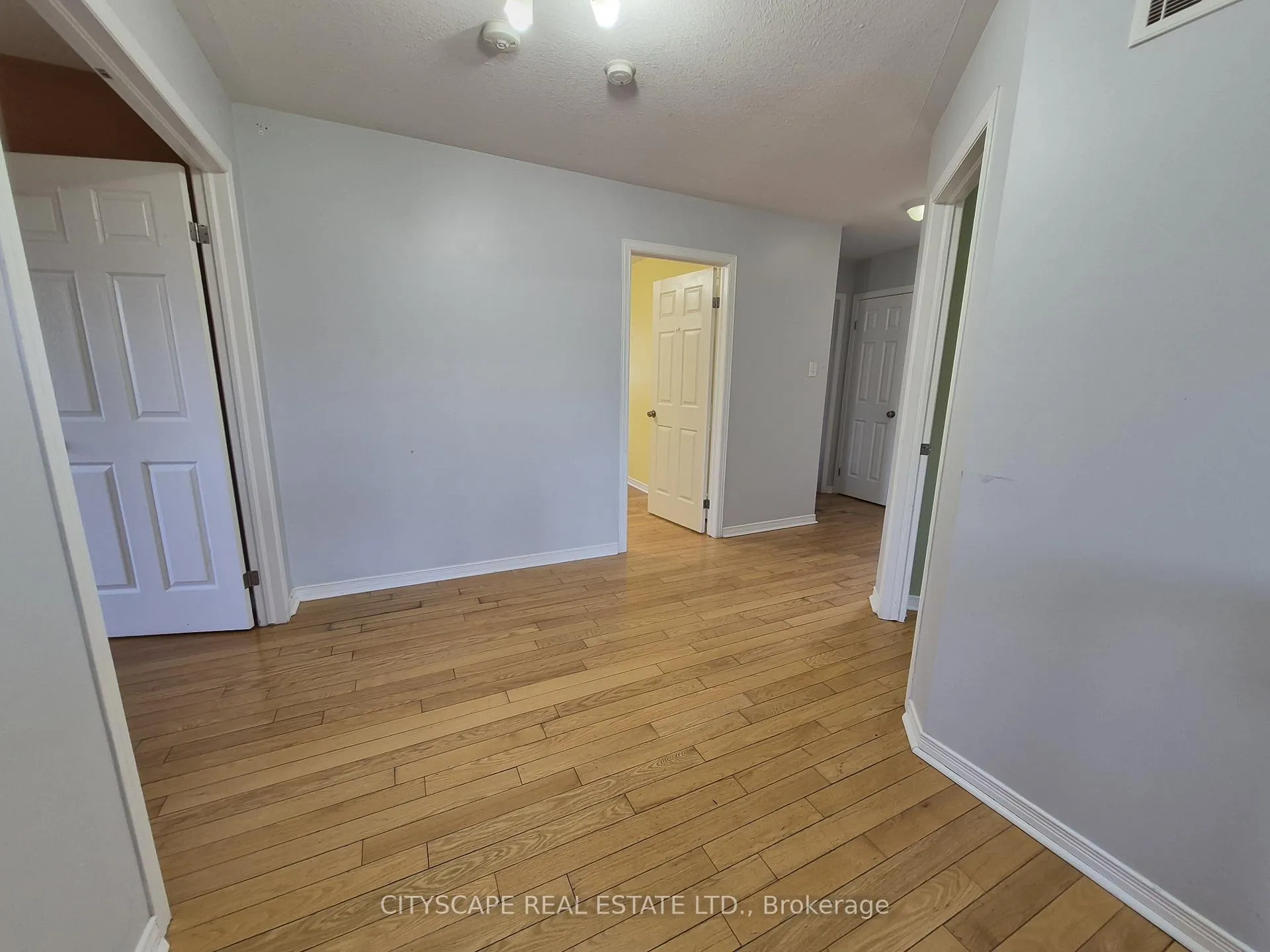 Photo 20 of 211 Sims Estate Drive, Kitchener, Grand River South — HOMEH