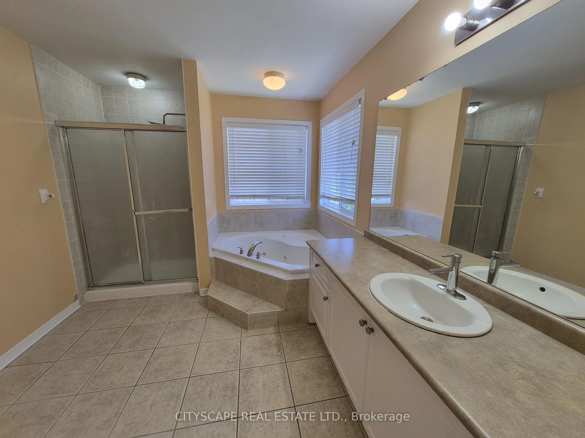 Photo 23 of 211 Sims Estate Drive, Kitchener, Grand River South — HOMEH