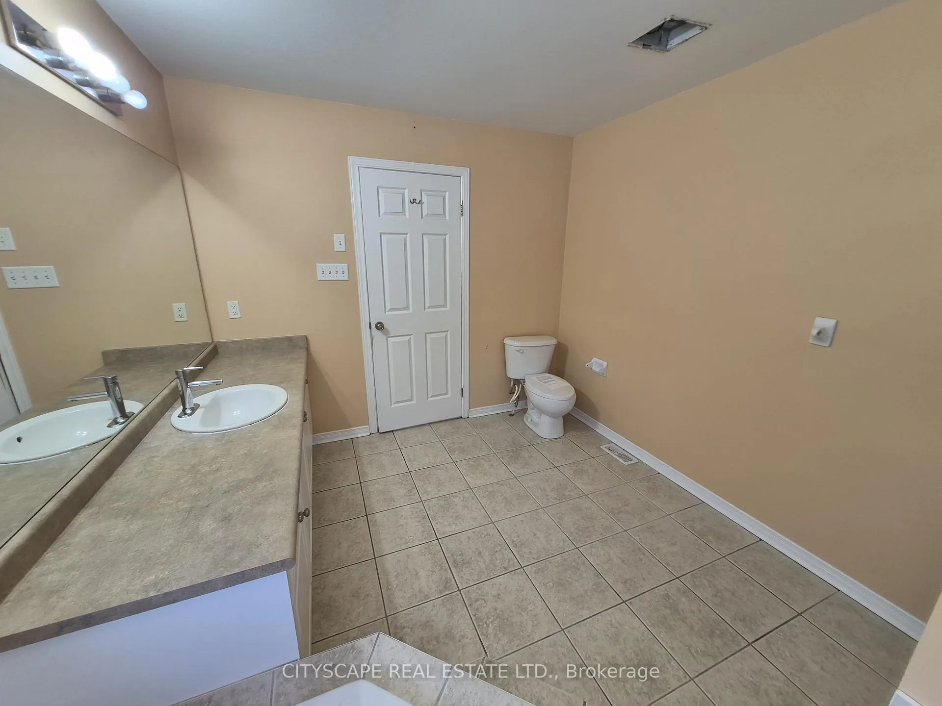 Photo 24 of 211 Sims Estate Drive, Kitchener, Grand River South — HOMEH
