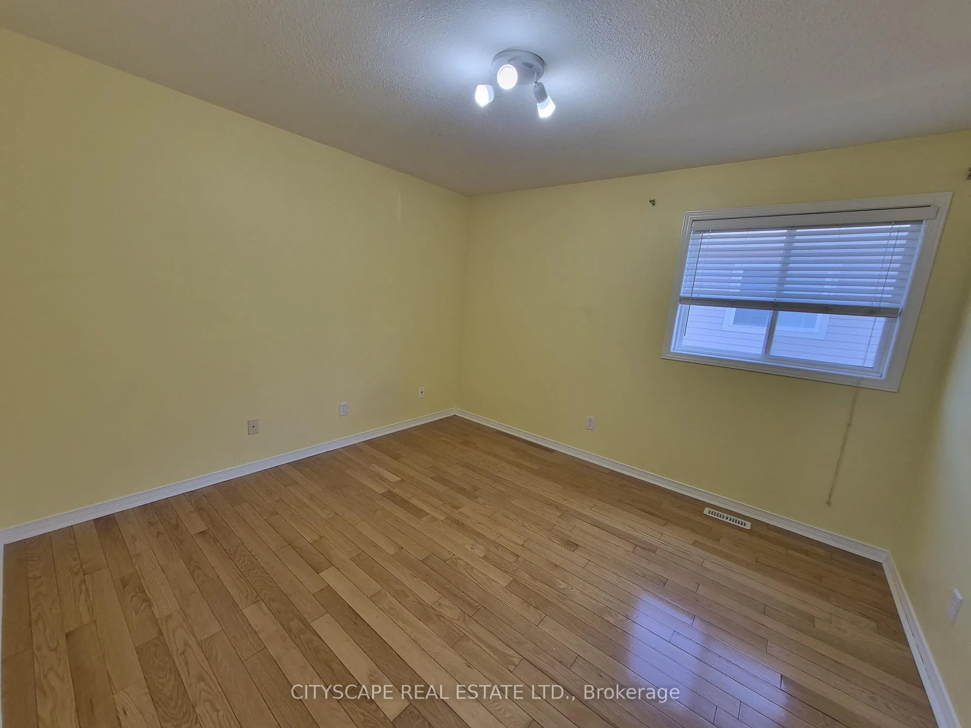 Photo 26 of 211 Sims Estate Drive, Kitchener, Grand River South — HOMEH