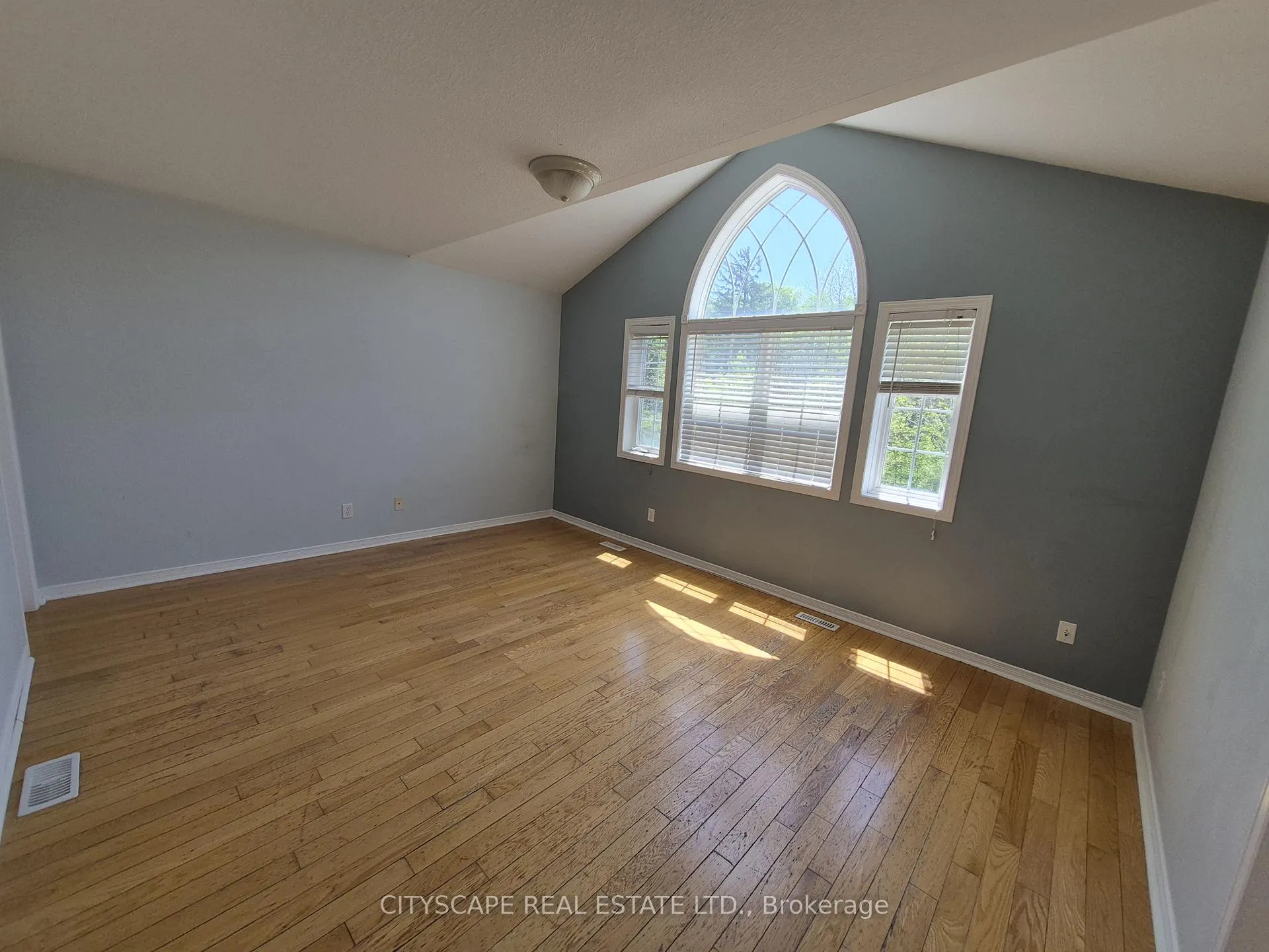 Photo 29 of 211 Sims Estate Drive, Kitchener, Grand River South — HOMEH