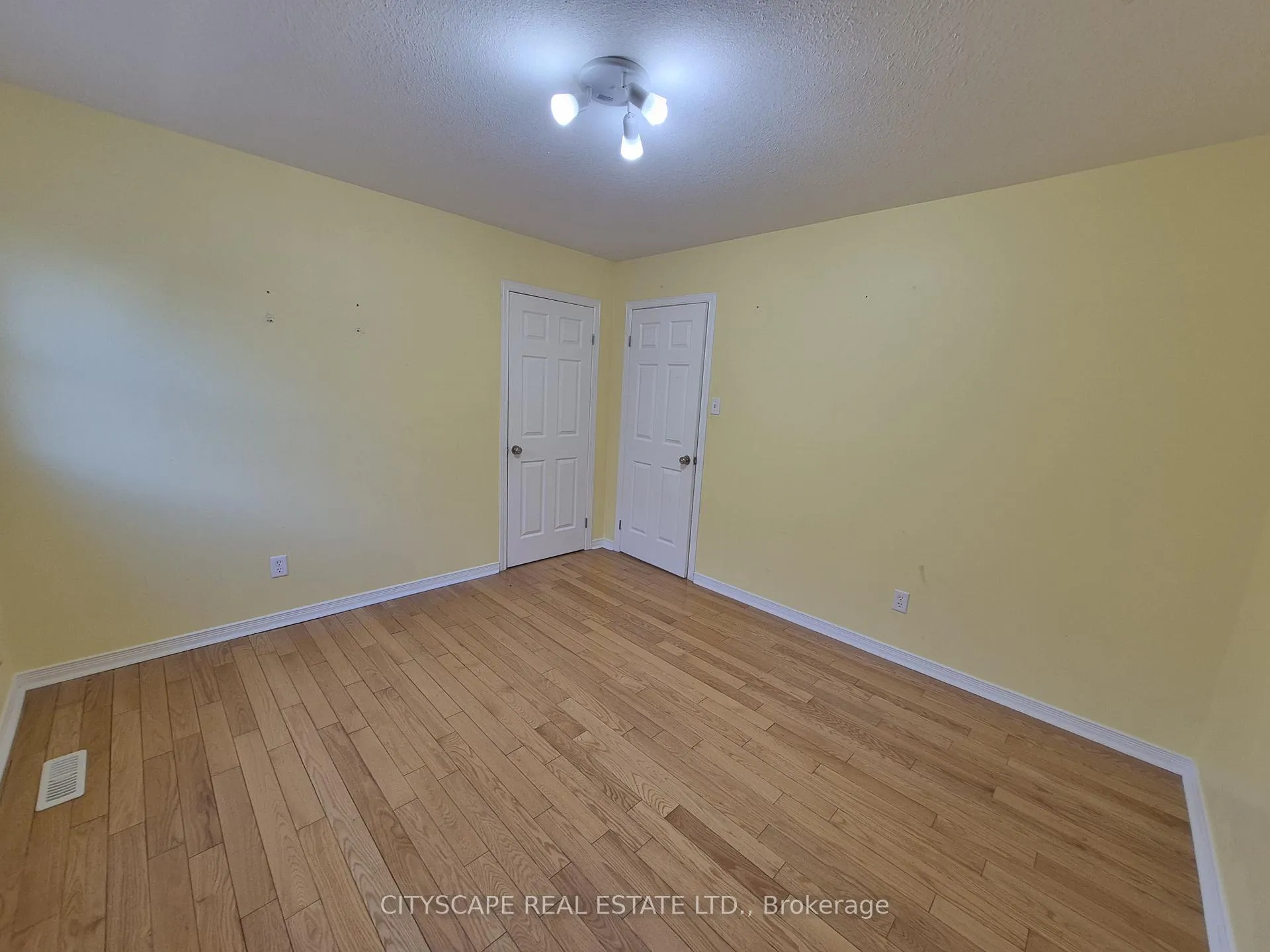 Photo 31 of 211 Sims Estate Drive, Kitchener, Grand River South — HOMEH